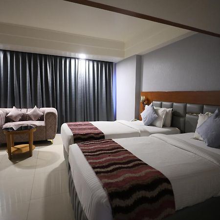 Eastin Hotels Hyderabad Exterior photo