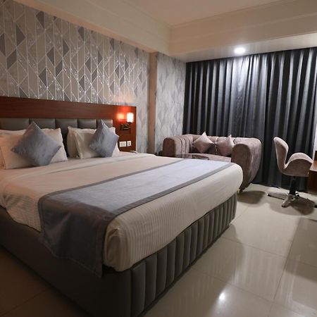Eastin Hotels Hyderabad Exterior photo