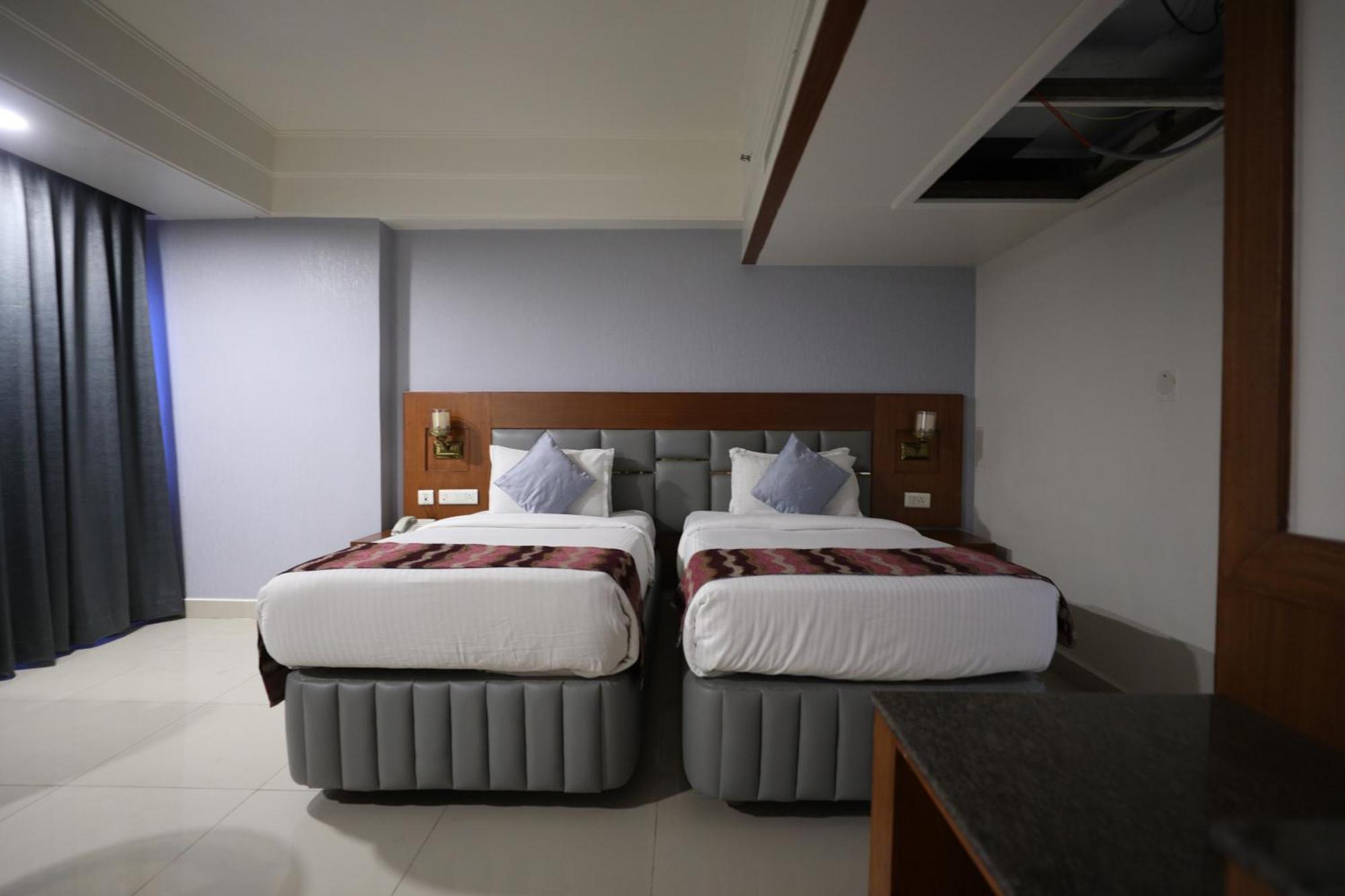 Eastin Hotels Hyderabad Exterior photo