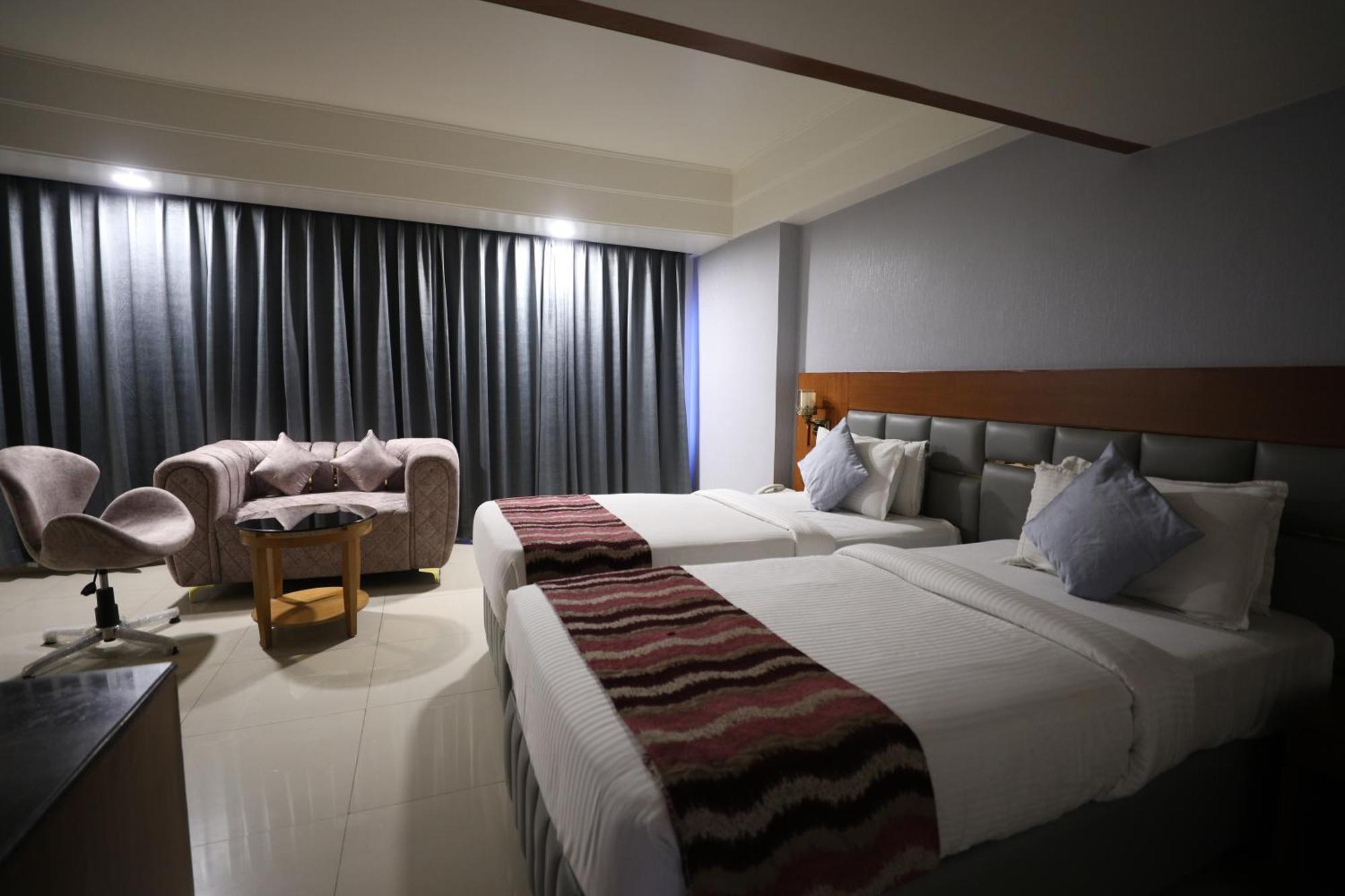 Eastin Hotels Hyderabad Exterior photo