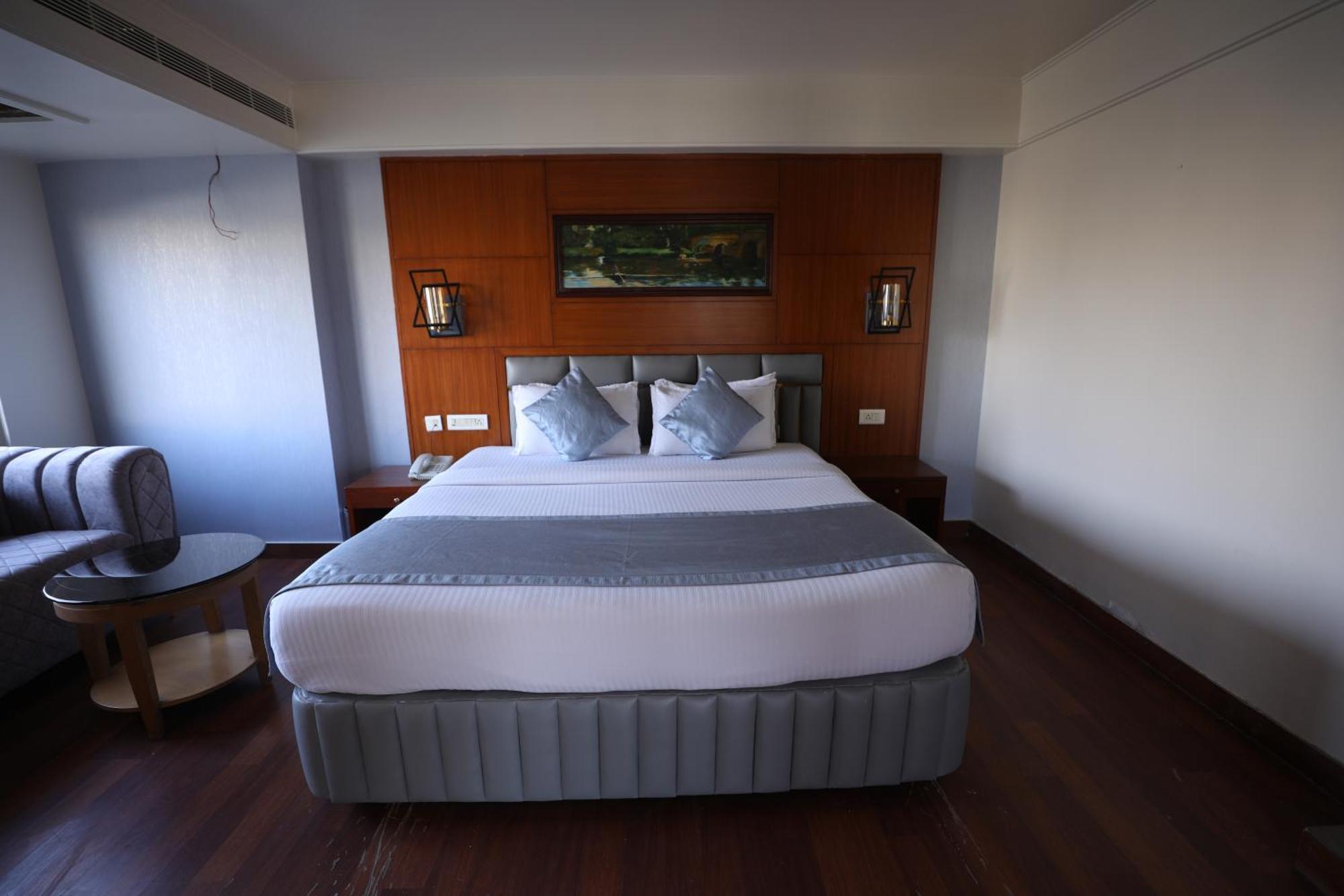 Eastin Hotels Hyderabad Exterior photo